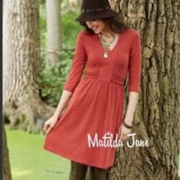 EEEUC MATILDA JANE WOMENS KIMONO LEAVE DRESS IN PAPRIKA SIZE MEDIUM - Picture 1 of 9